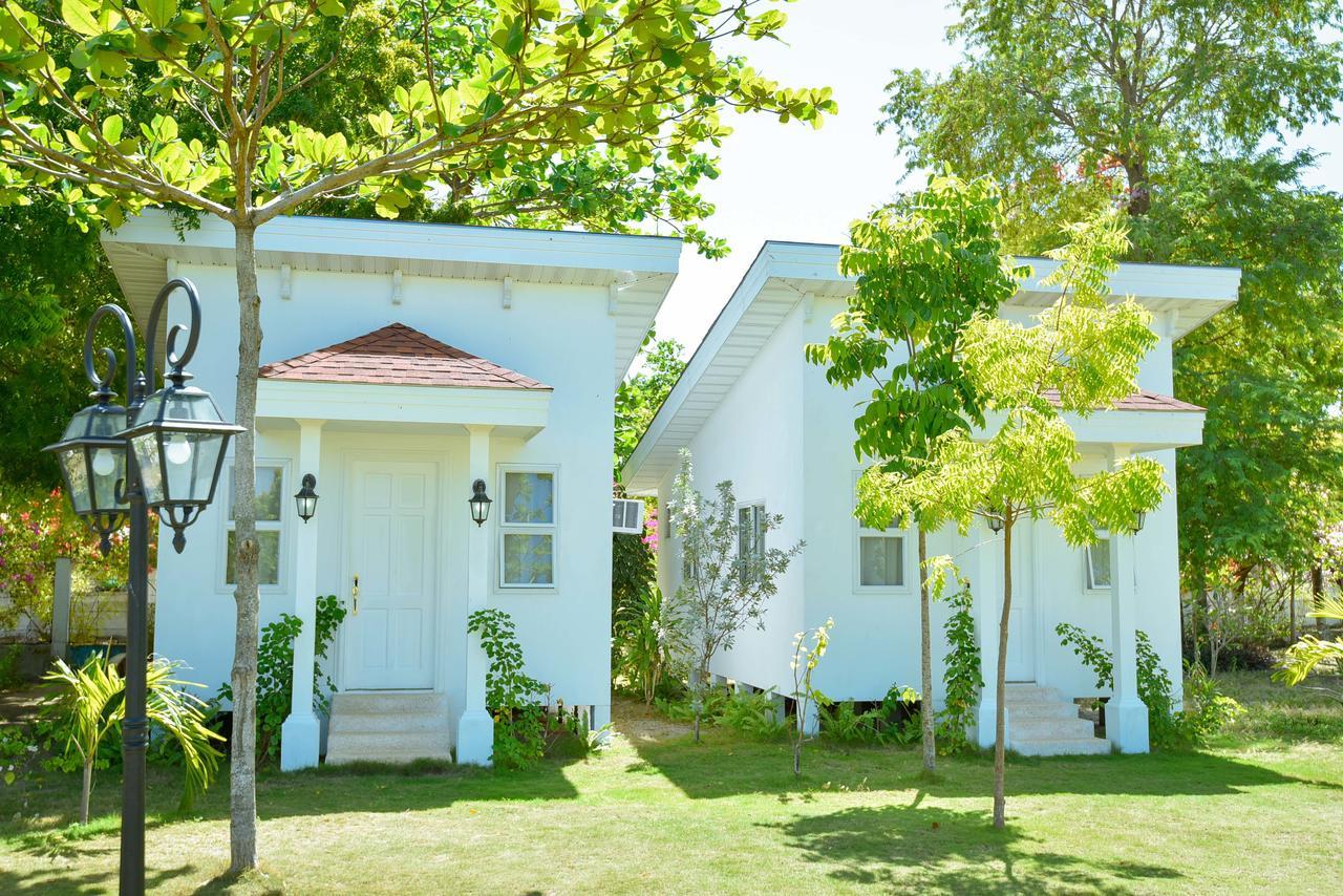 Casablanca By The Sea Hotel Olango Island Екстериор снимка